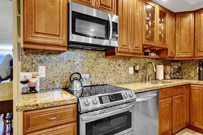 3520 Oaks Way #308, Pompano Beach, FL 33069 - Photo 3