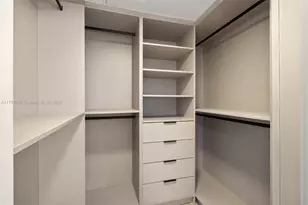 5255 Collins Ave, Miami Beach, FL 33140 - Photo 23