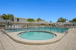 4747 Collins Ave, Miami Beach, FL 33140 - Photo 15