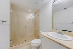 19900 E Country Club Dr, Aventura, FL 33180 - Photo 21