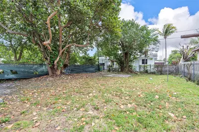 1810 NW 47th St, Miami, FL 33142 - Photo 27