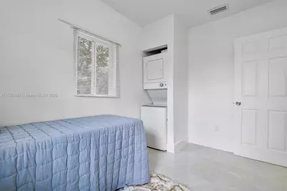 1810 NW 47th St, Miami, FL 33142 - Photo 15