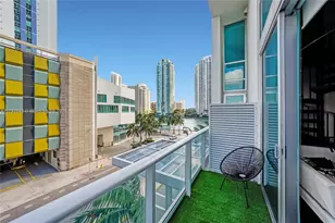 300 S Biscayne Blvd, Miami, FL 33131 - Photo 17