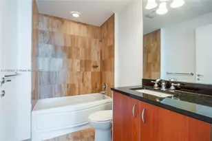 300 S Biscayne Blvd, Miami, FL 33131 - Photo 11