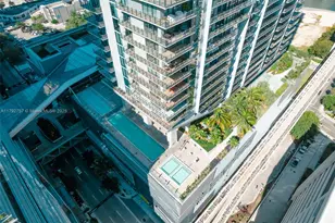 68 SE 6th St, Miami, FL 33131 - Photo 35