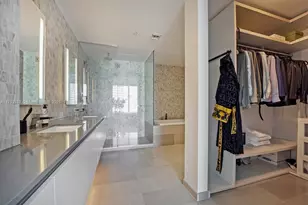 68 SE 6th St, Miami, FL 33131 - Photo 15