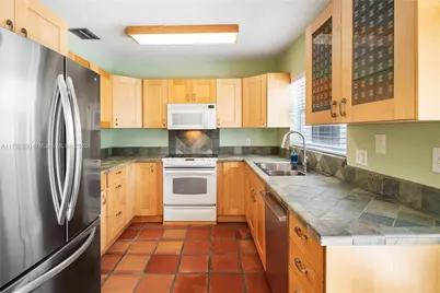 310 Woodcrest Rd, Key Biscayne, FL 33149 - Photo 7