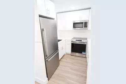 9041 Sunrise Lakes Blvd #110, Sunrise, FL 33322 - Photo 3