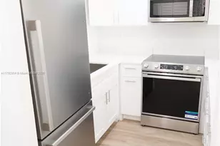 9041 Sunrise Lakes Blvd, Sunrise, FL 33322 - Photo 3