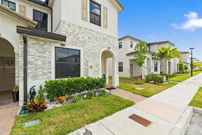 12901 SW 232nd Ln, Homestead, FL 33032 - Photo 3