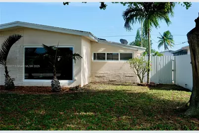 7000 SW 10th St, Pembroke Pines, FL 33023 - Photo 3