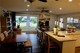 7000 SW 10th St, Pembroke Pines, FL 33023 - Photo 5