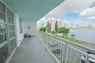 301 174th St, Sunny Isles Beach, FL 33160 - Photo 31