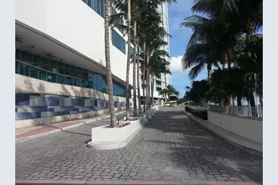 325 S Biscayne Blvd #3822, Miami, FL 33131 - Photo 3