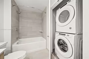 555 NE 8th St, Fort Lauderdale, FL 33304 - Photo 15