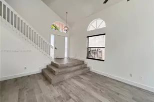 725 NW 156th Ave, Pembroke Pines, FL 33028 - Photo 5