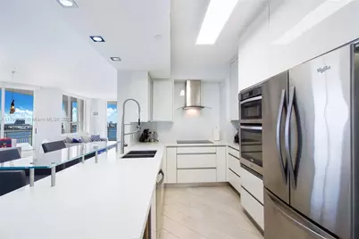 888 Brickell Key Dr #712, Miami, FL 33131 - Photo 5