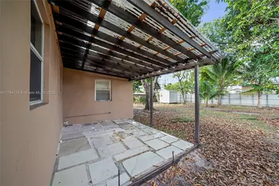 4241 W 1st Ave, Hialeah, FL 33012 - Photo 29