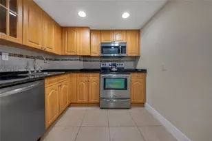 100 Bayview Dr, Sunny Isles Beach, FL 33160 - Photo 13