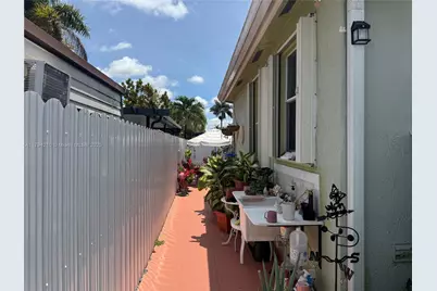 12951 NW 8th St, Miami, FL 33182 - Photo 47