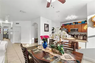 10012 NW 7th St, Miami, FL 33172 - Photo 11