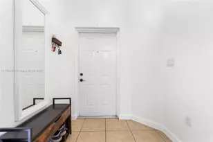 10012 NW 7th St, Miami, FL 33172 - Photo 7