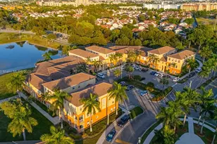 10012 NW 7th St, Miami, FL 33172 - Photo 33