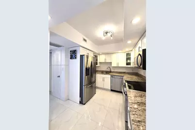 5600 Collins Ave #7V, Miami Beach, FL 33140 - Photo 9