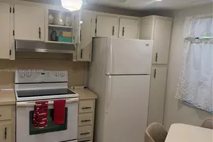 901 Colony Point Cir, Pembroke Pines, FL 33026 - Photo 17