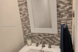 295 Jacaranda Dr, Plantation, FL 33324 - Photo 13