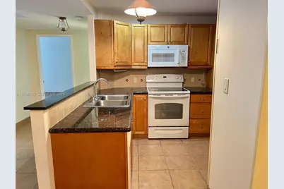 4330 Hillcrest Dr #214, Hollywood, FL 33021 - Photo 7