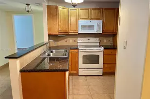 4330 Hillcrest Dr, Hollywood, FL 33021 - Photo 7