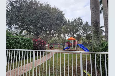 7683 NW 19th St, Pembroke Pines, FL 33024 - Photo 27