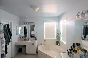 7683 NW 19th St, Pembroke Pines, FL 33024 - Photo 17