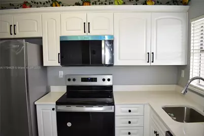 9900 Sunrise Lakes Blvd #309, Sunrise, FL 33322 - Photo 15