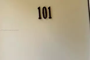 686 NW 114th Ave, Sweetwater, FL 33172 - Photo 3