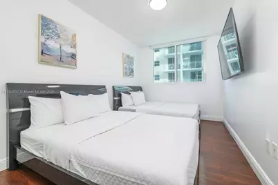 170 SE 14th St #1905, Miami, FL 33131 - Photo 5