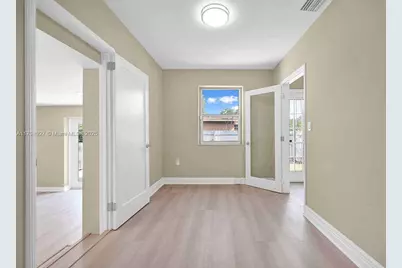 12135 NE 10th Ave, North Miami, FL 33161 - Photo 9