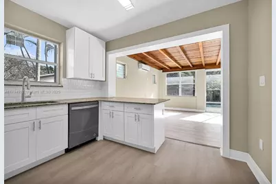 12135 NE 10th Ave, North Miami, FL 33161 - Photo 47