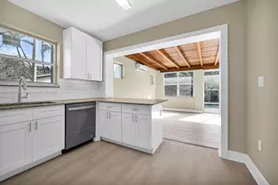 12135 NE 10th Ave, North Miami, FL 33161 - Photo 47