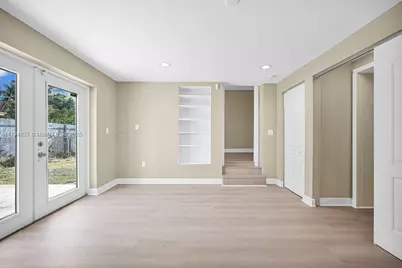 12135 NE 10th Ave, North Miami, FL 33161 - Photo 15