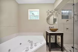 12135 NE 10th Ave, North Miami, FL 33161 - Photo 35