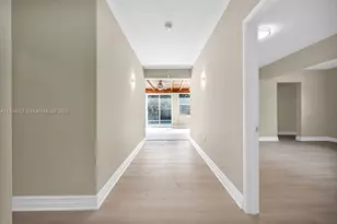 12135 NE 10th Ave, North Miami, FL 33161 - Photo 25