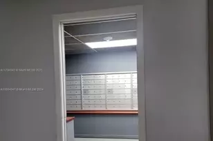 4400 Hillcrest Dr, Hollywood, FL 33021 - Photo 17