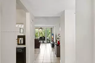 9501 Seagrape Dr, Davie, FL 33324 - Photo 5