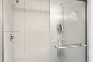 9501 Seagrape Dr, Davie, FL 33324 - Photo 17