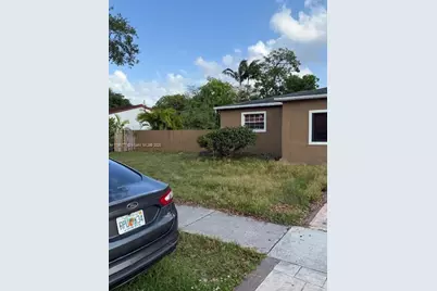 1090 NW 134th St, North Miami, FL 33168 - Photo 15