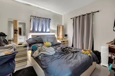 1045 NW 32nd St, Miami, FL 33127 - Photo 23
