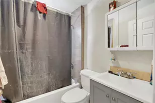 1045 NW 32nd St, Miami, FL 33127 - Photo 21