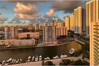 100 Bayview Dr #PH29, Sunny Isles Beach, FL 33160 - Photo 9